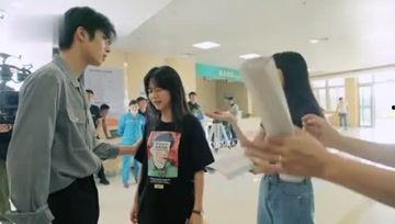 娱乐吃瓜小助理,吃瓜小助理带你探秘明星幕后故事